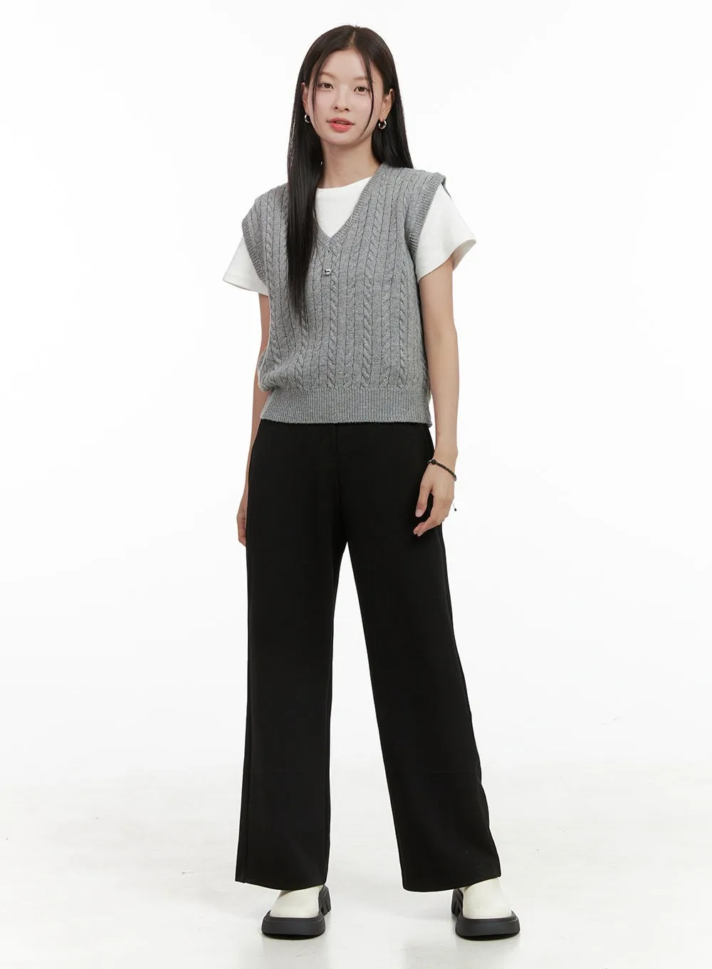 Cable Knit Sleeveless V-Neck Vest OG416