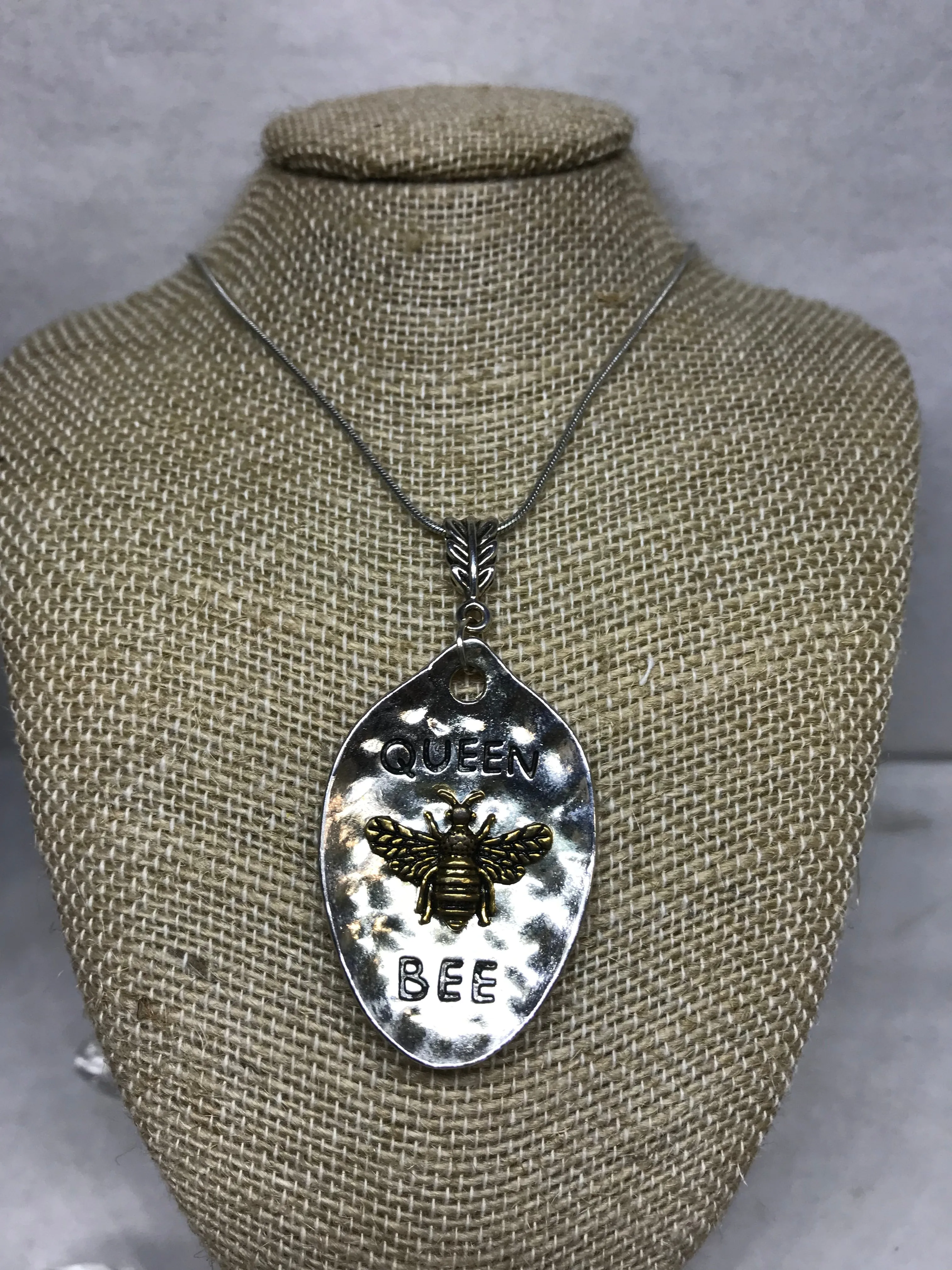 Different Styles of Necklaces