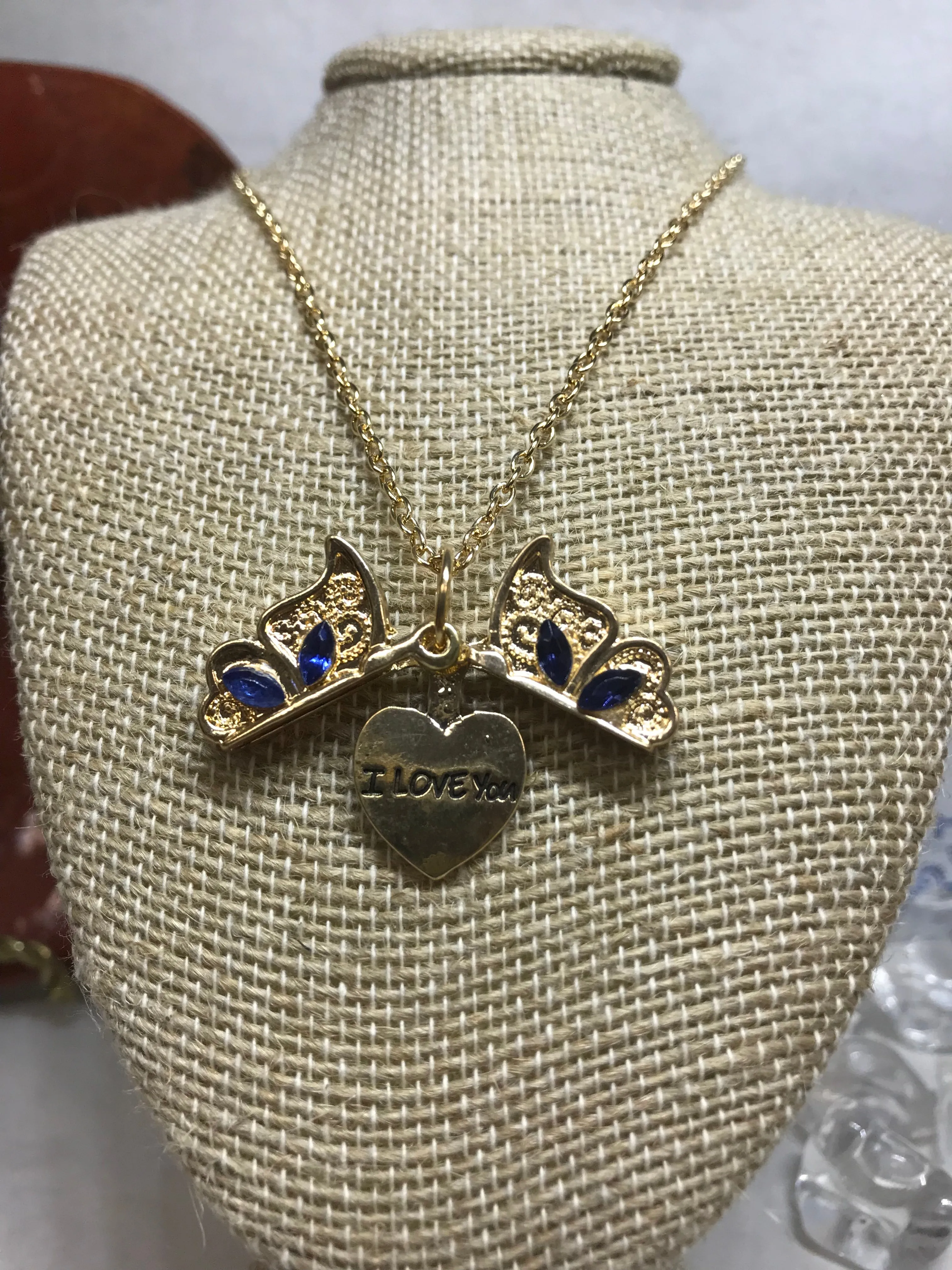Different Styles of Necklaces