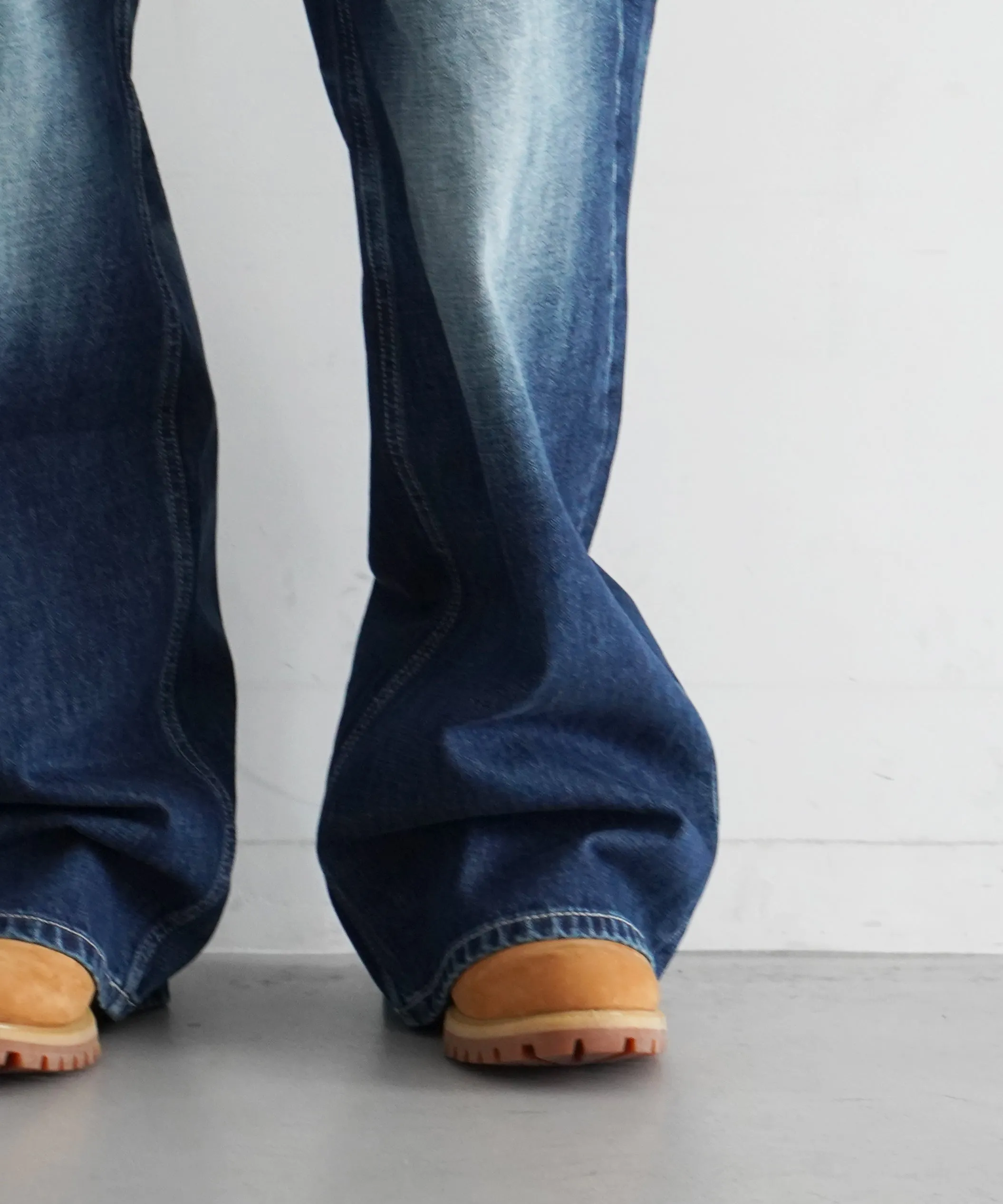 FAX COPY EXPRESS The Wide denim in Dark wash "DARK BLUE"