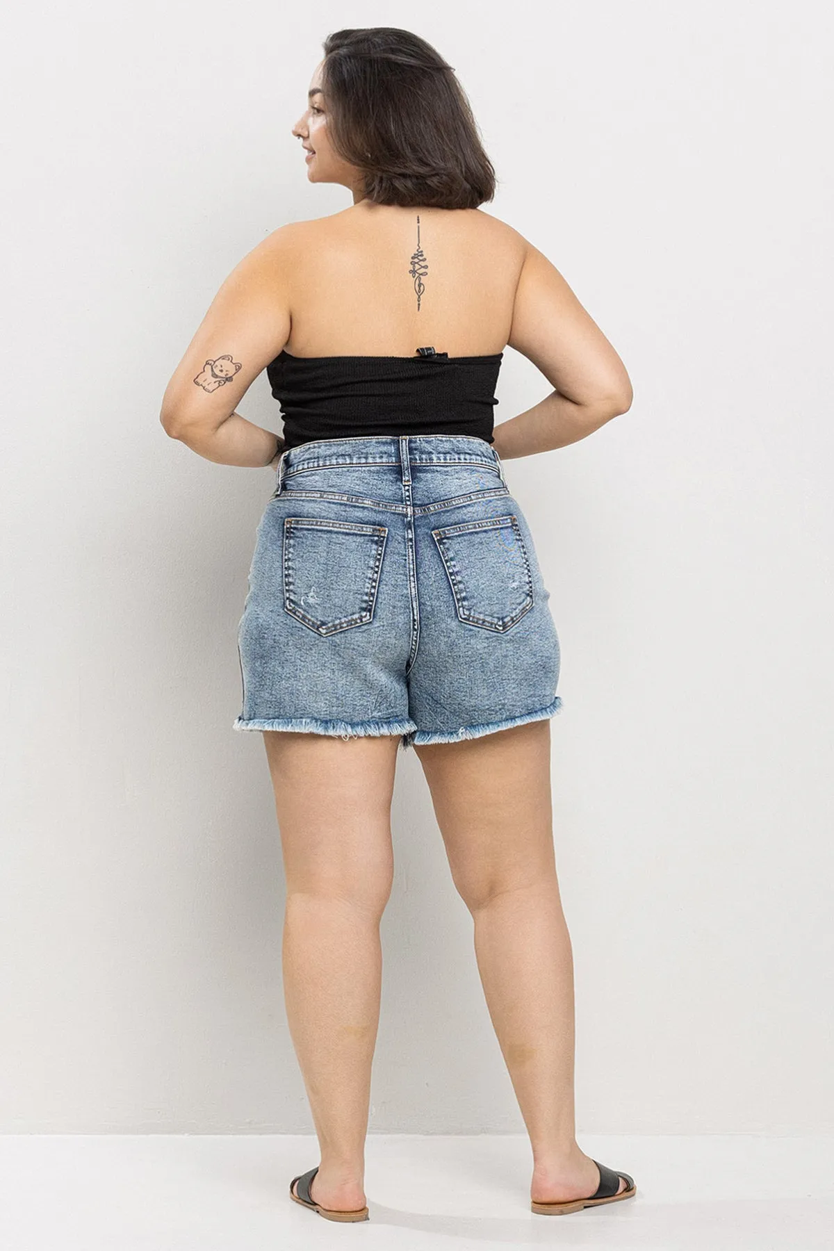PLUS SIZE* HIGH RISE SHORTS WITH FRAY HEM AND DISTRESS / SP-S7325MD-PL