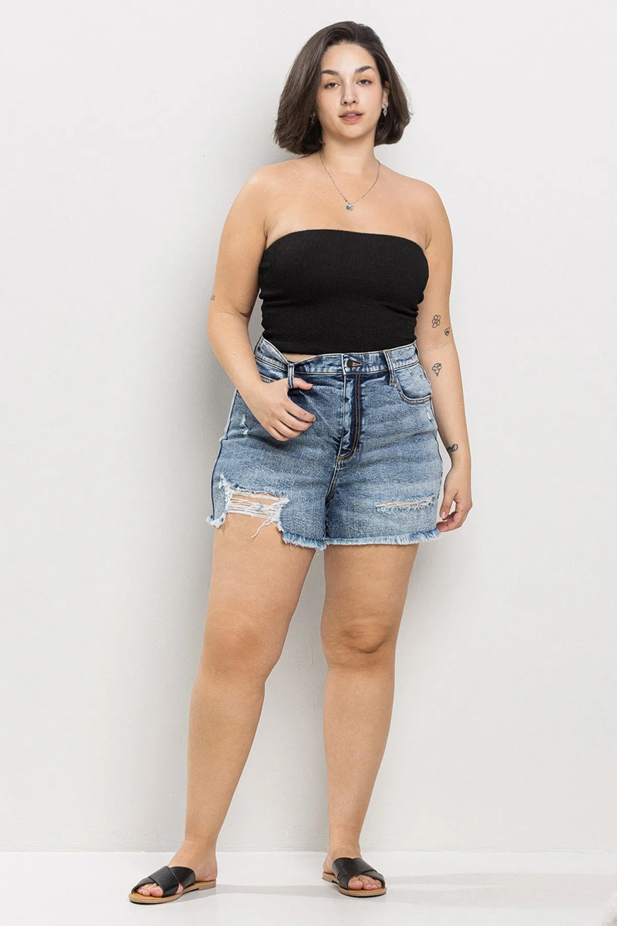 PLUS SIZE* HIGH RISE SHORTS WITH FRAY HEM AND DISTRESS / SP-S7325MD-PL