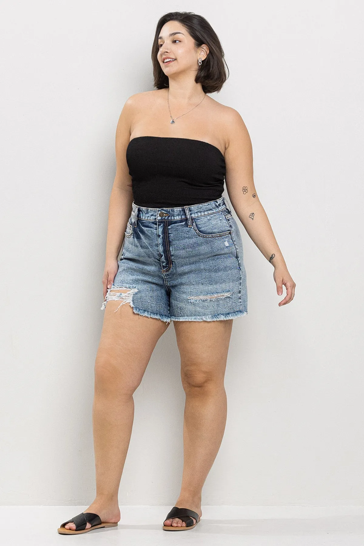PLUS SIZE* HIGH RISE SHORTS WITH FRAY HEM AND DISTRESS / SP-S7325MD-PL